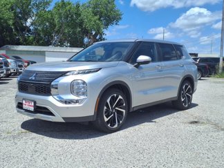 Used 2023 Mitsubishi Outlander 4WD Plug-In Hybrid image 1