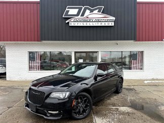 Used 2022 Chrysler 300 Touring L image 1