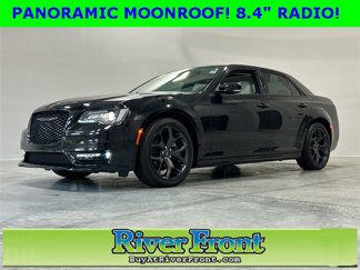 Used 2022 Chrysler 300 Touring L w/ Popular Equipment Group image 1