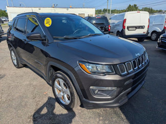 Used 2018 Jeep Compass Latitude image 1