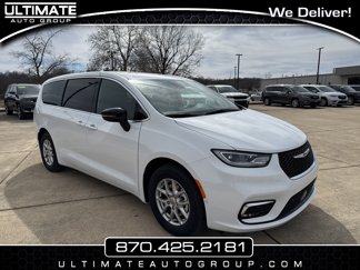 New 2025 Chrysler Pacifica Select image 1