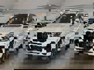 Used 2022 BMW X5 xDrive40i w/ M Sport Package image 1
