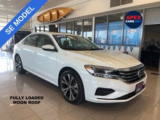 Used 2022 Volkswagen Passat 2.0T SE image 1