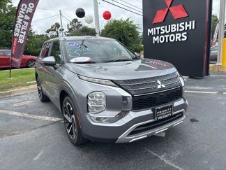 Used 2022 Mitsubishi Outlander SE image 1