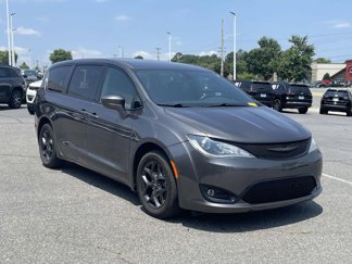 Used 2020 Chrysler Pacifica Touring w/ S Appearance Package image 1