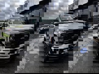 New 2025 Ford F250 4x4 Crew Cab Super Duty image 1