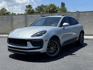Used 2024 Porsche Macan image 1