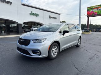 New 2026 Chrysler Pacifica Select image 1