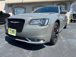 Used 2019 Chrysler 300 S image 1