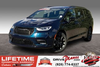 New 2024 Chrysler Pacifica Limited w/ S Appearance Package image 1