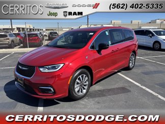 New 2025 Chrysler Pacifica Select image 1