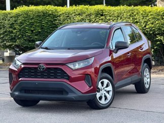 Used 2020 Toyota RAV4 LE image 1