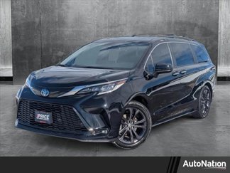 Used 2024 Toyota Sienna XSE image 1
