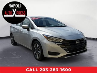 Used 2025 Nissan Versa SV image 1