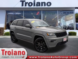 Certified 2022 Jeep Grand Cherokee Laredo X image 1