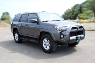 Used 2015 Toyota 4Runner SR5 image 1