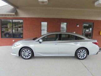 Used 2022 Toyota Avalon XLE image 1