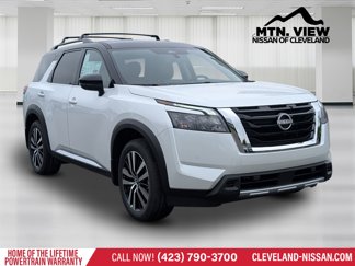 New 2025 Nissan Pathfinder Platinum image 1