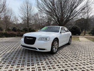 Used 2017 Chrysler 300 Limited image 1
