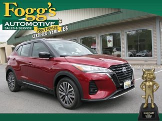 Used 2023 Nissan Kicks SR image 1