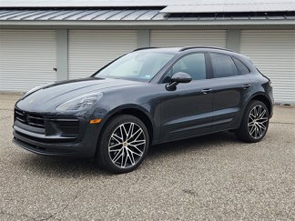 Used 2024 Porsche Macan image 1