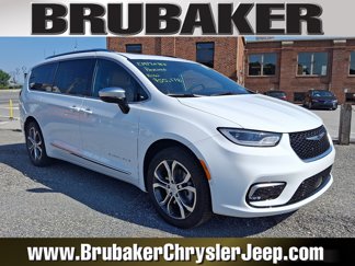 New 2025 Chrysler Pacifica Pinnacle image 1