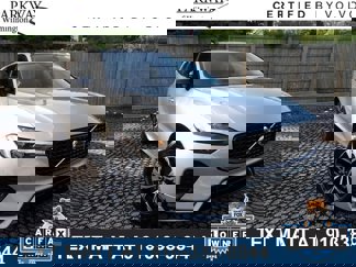 Certified 2025 Volvo XC60 B5 Plus image 1