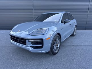 Certified 2024 Porsche Cayenne Turbo image 1