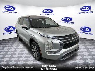 New 2025 Mitsubishi Outlander SE image 1