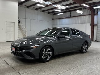 Used 2025 Hyundai Elantra SEL image 1