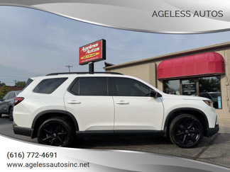 Used 2023 Honda Pilot Elite image 1