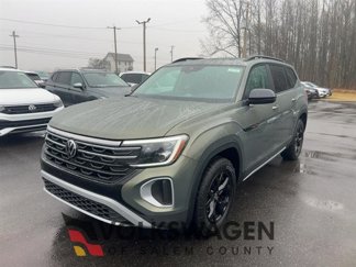 New 2025 Volkswagen Atlas Peak Edition SE image 1