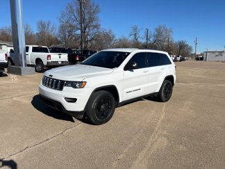 Used 2020 Jeep Grand Cherokee Laredo image 1