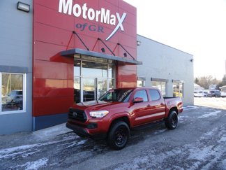 Used 2022 Toyota Tacoma SR image 1