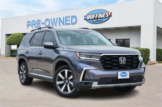 Used 2025 Honda Pilot Touring image 1