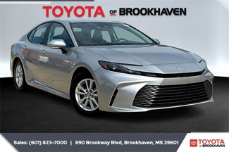 Used 2025 Toyota Camry LE video 1