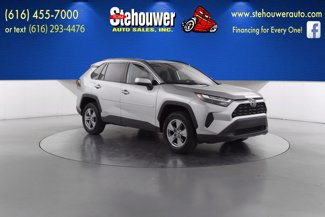 Used 2022 Toyota RAV4 XLE image 1