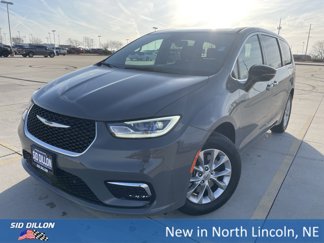 New 2025 Chrysler Pacifica Select image 1