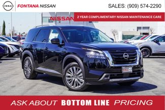 New 2025 Nissan Pathfinder SL image 1