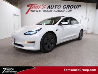 Used 2021 Tesla Model 3 Standard Range Plus image 1