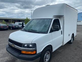 Used 2017 Chevrolet Express 3500 w/ Chrome Appearance Package image 1