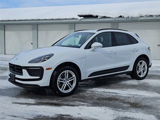 Used 2024 Porsche Macan image 1