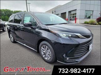 New 2025 Toyota Sienna XLE image 1