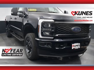 New 2025 Ford F250 4x4 Crew Cab Super Duty image 1