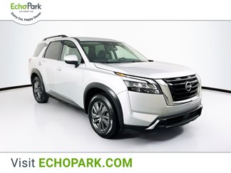 Used 2024 Nissan Pathfinder SV image 1