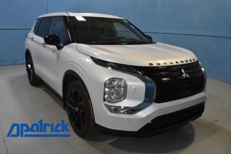 Used 2023 Mitsubishi Outlander SEL Black Edition image 1