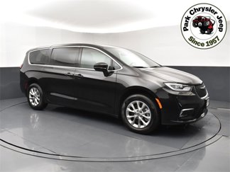New 2025 Chrysler Pacifica Select image 1