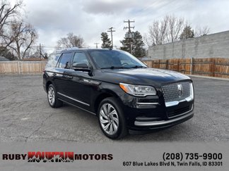 Used 2022 Lincoln Navigator Reserve image 1