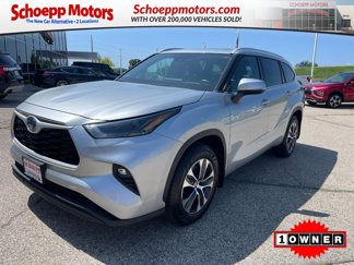 Used 2022 Toyota Highlander XLE image 1