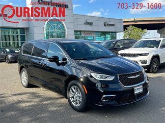 New 2026 Chrysler Pacifica Select image 1